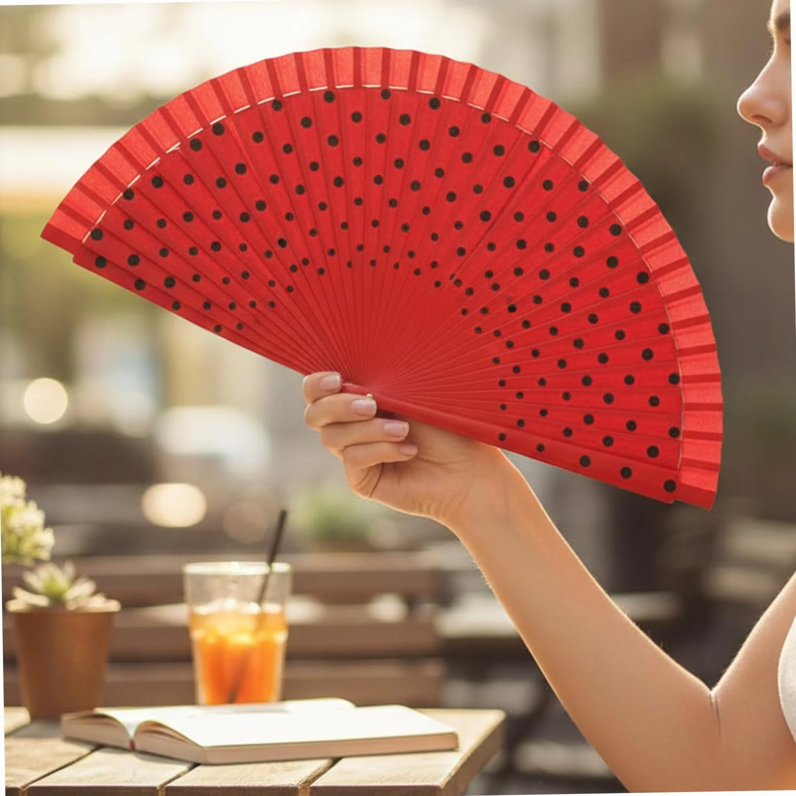 Abanico español pintado a mano lunares rojos algodón mango madera plegable flamenco